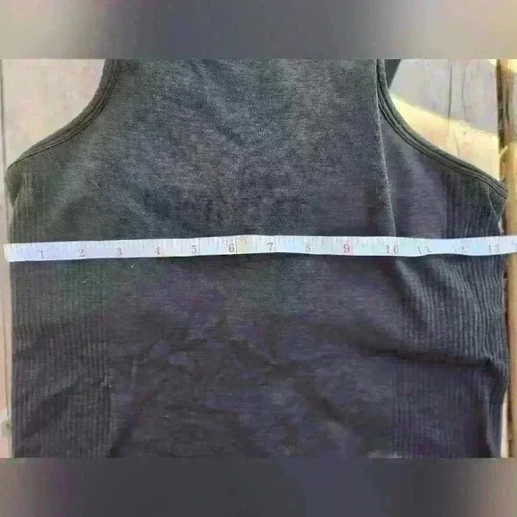 COPY - LULULEMON RACERBACK TANK TOP - Picture 5 of 6